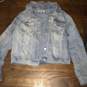 Lightly washed denim jean jacket